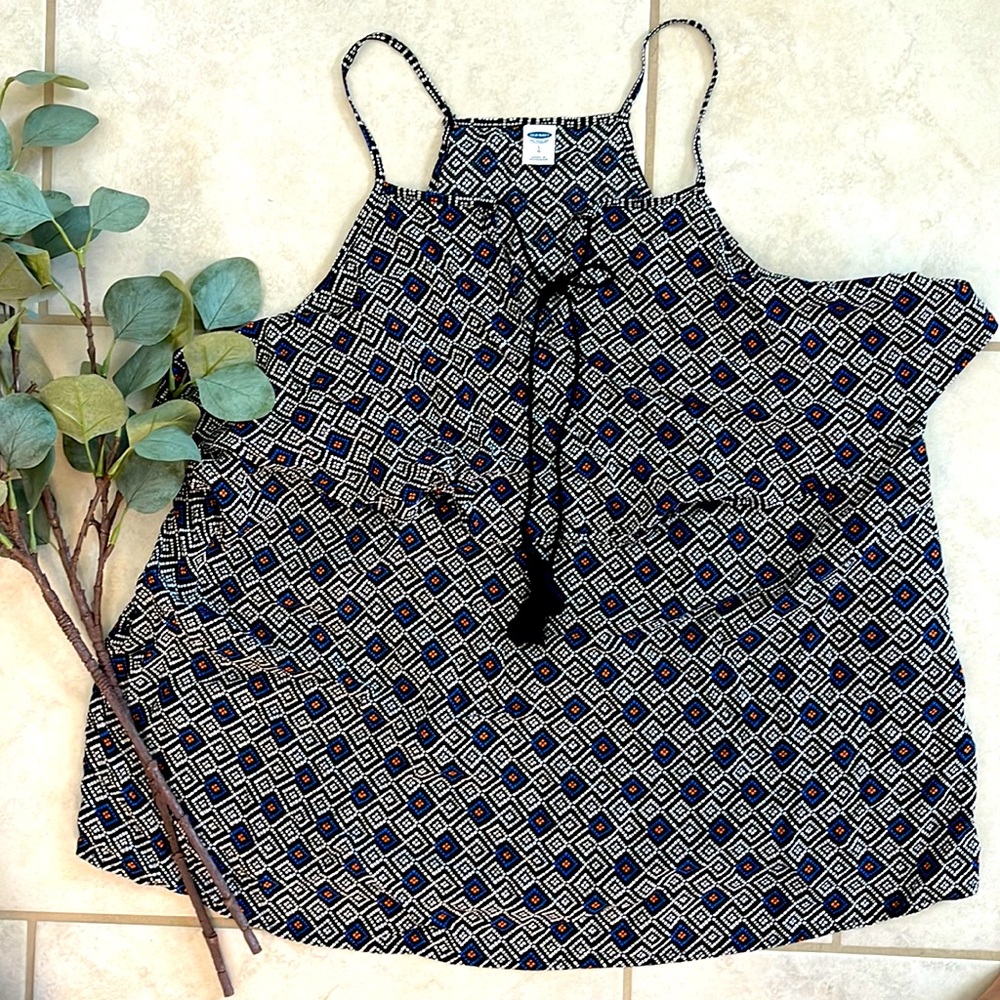Old Navy spaghetti strap blouse in Size L